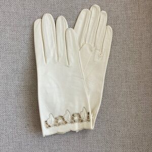 Kidskin Gloves with Flower Cutout Detail